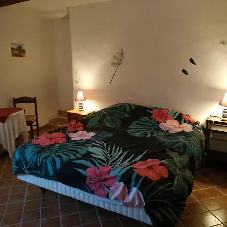 Mas Le Petit Nizon 3* Saint-Laurent-des-Arbres